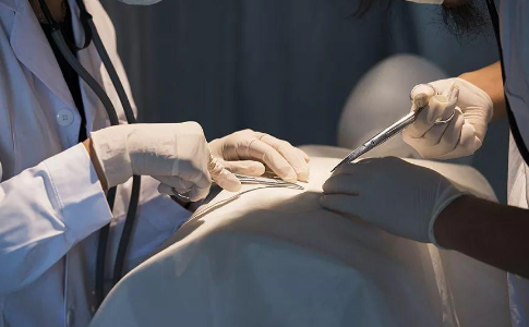 大鼠急性脊髓损伤中硬脊膜扩大成形术的实施效果